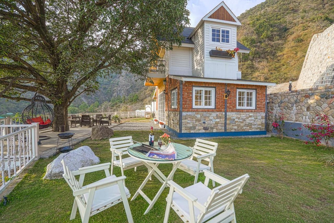 Saffronstays Woodpeckers Villa, Dehradun Rājpur 외부 사진